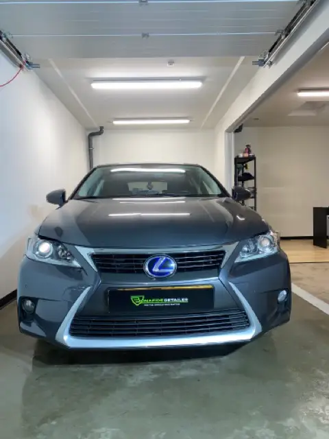 Lexus CT200h